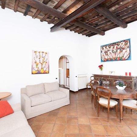 Stunning Campo De Fiori Apartment With Terrace Rome Luaran gambar