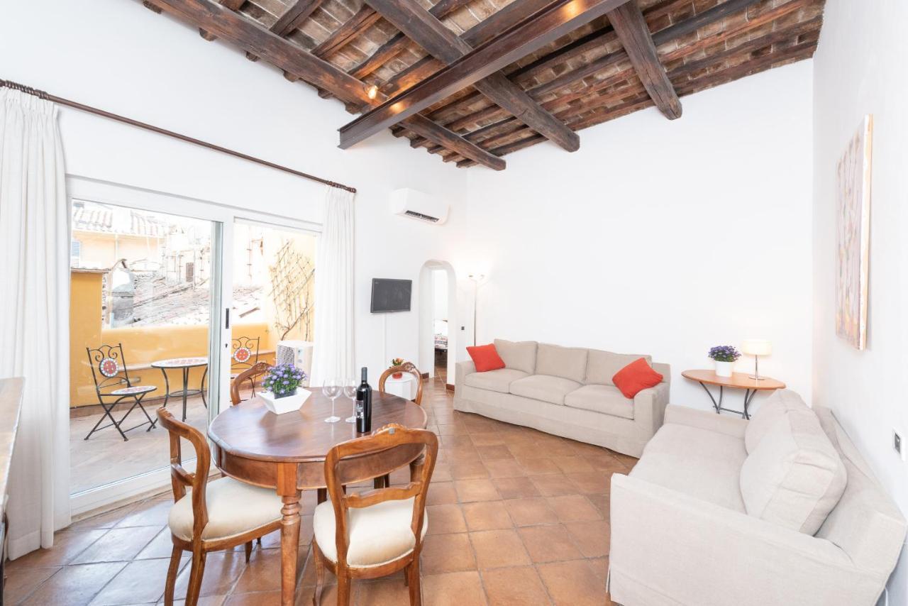Stunning Campo De Fiori Apartment With Terrace Rome Luaran gambar
