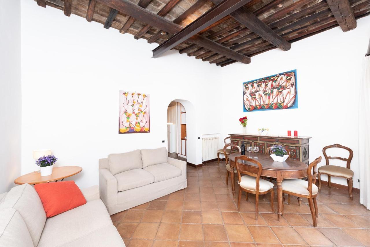 Stunning Campo De Fiori Apartment With Terrace Rome Luaran gambar
