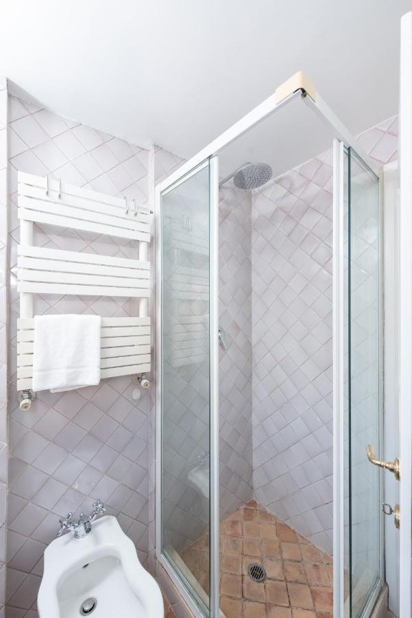 Stunning Campo De Fiori Apartment With Terrace Rome Luaran gambar