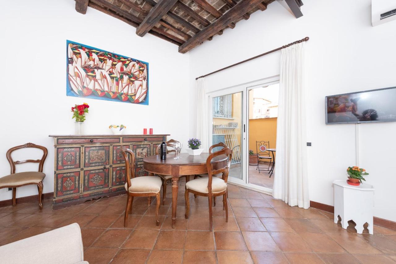 Stunning Campo De Fiori Apartment With Terrace Rome Luaran gambar